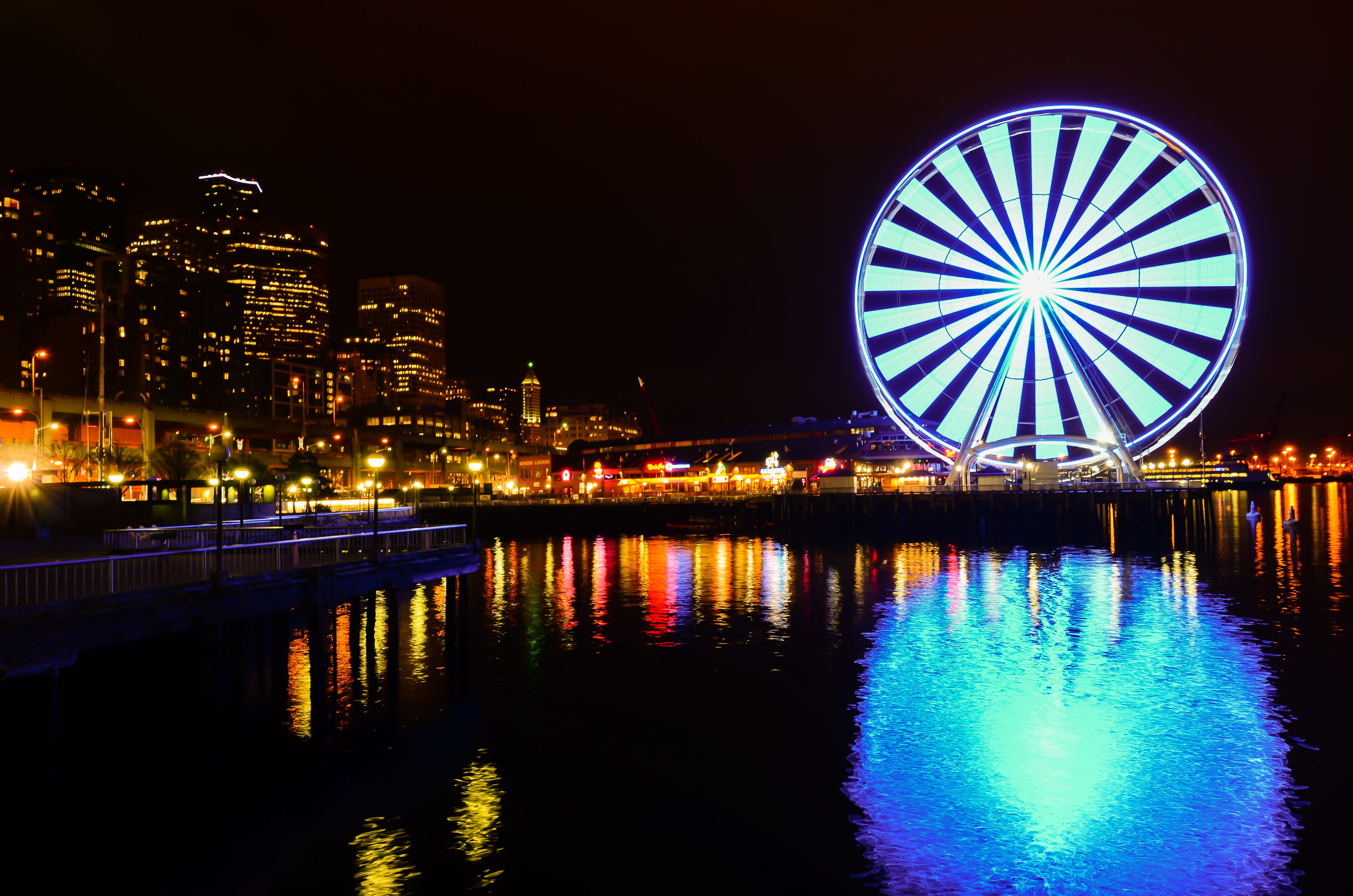 Family vacation in Seattle Ferris Wheel at night