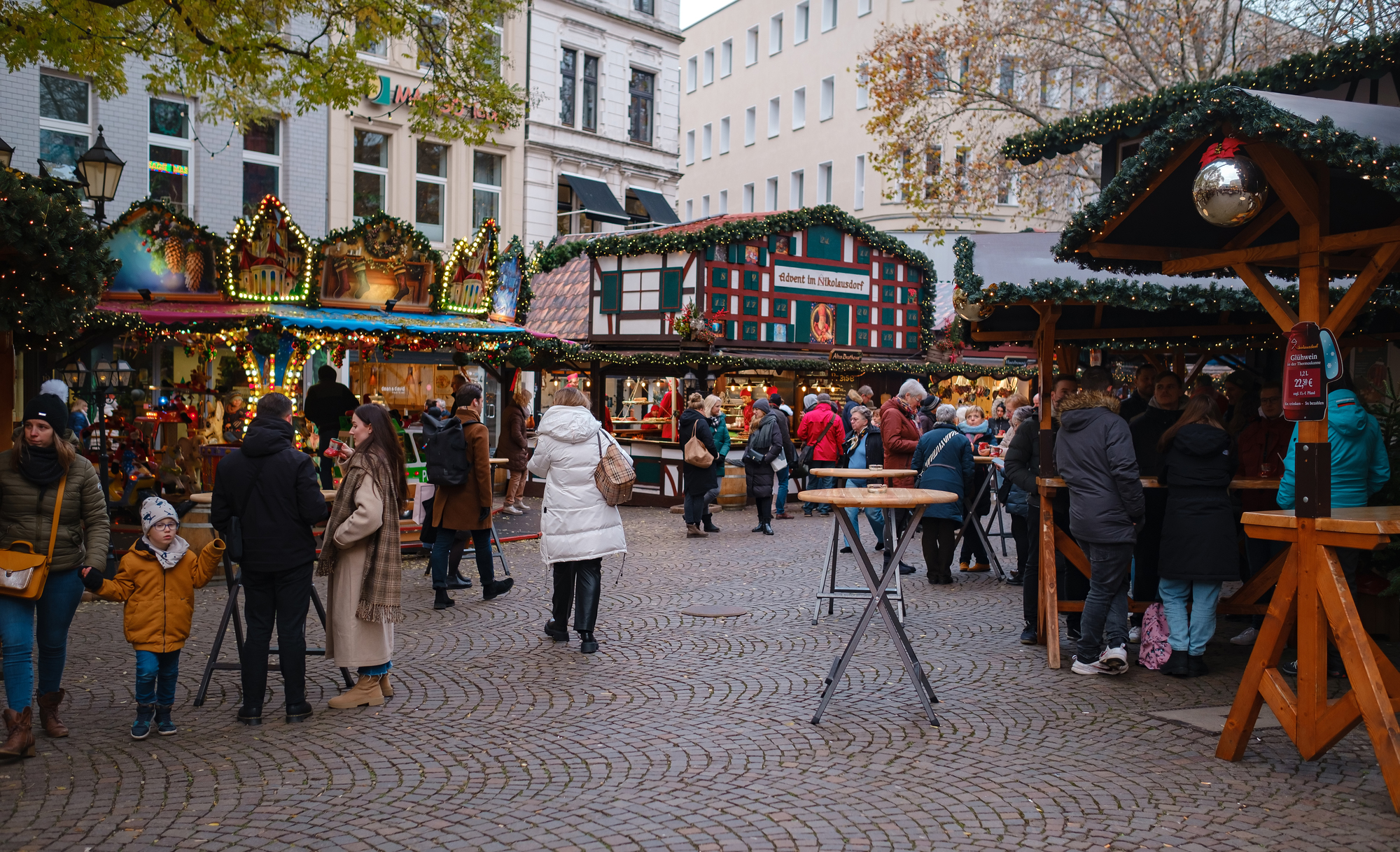 Family Travel in Germany: The Best Ways to Explore Together - Christmas Market in Cologne, Germany
