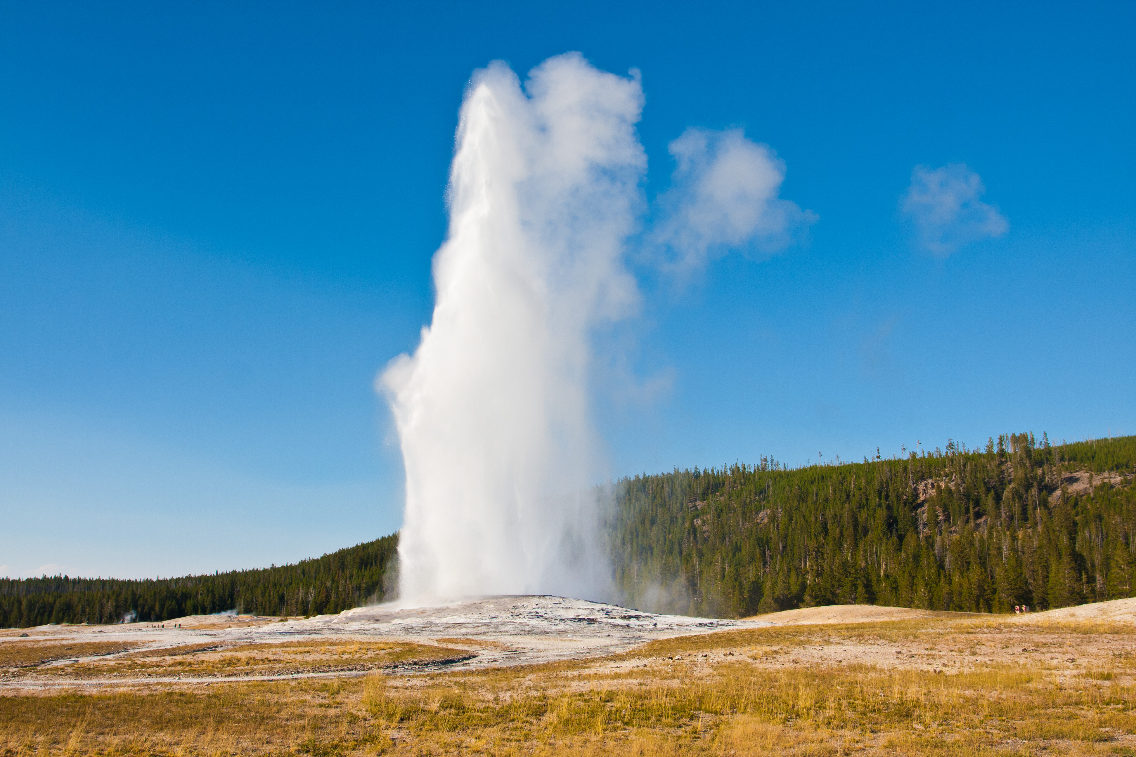 Graduation Trip Ideas That Create Memories Your Family Will Never Forget - Old Faithful