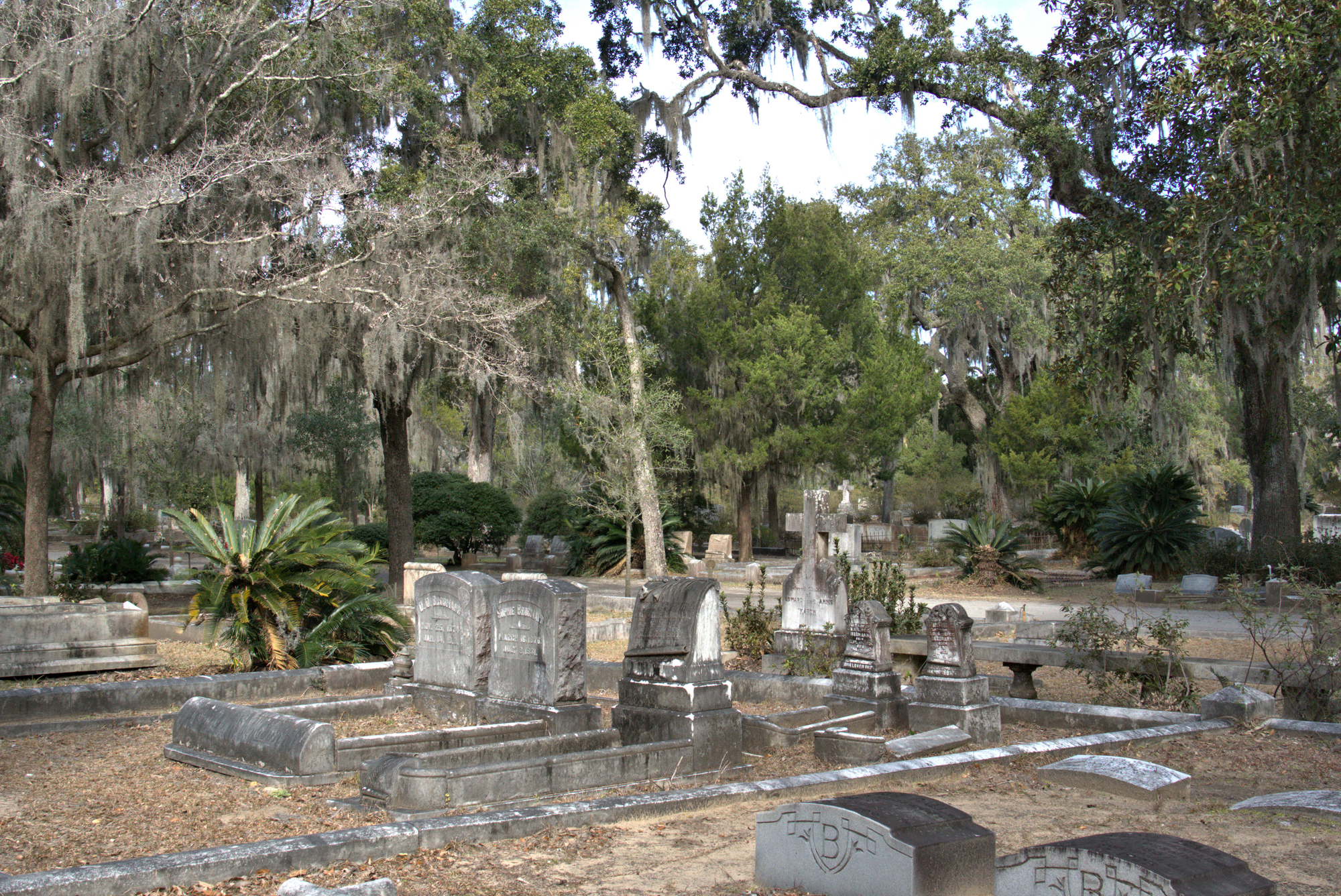 The Best Haunted Towns in the South for a Family Trip Nobody Will Forget - Bonaventure Cemetery in Savannah