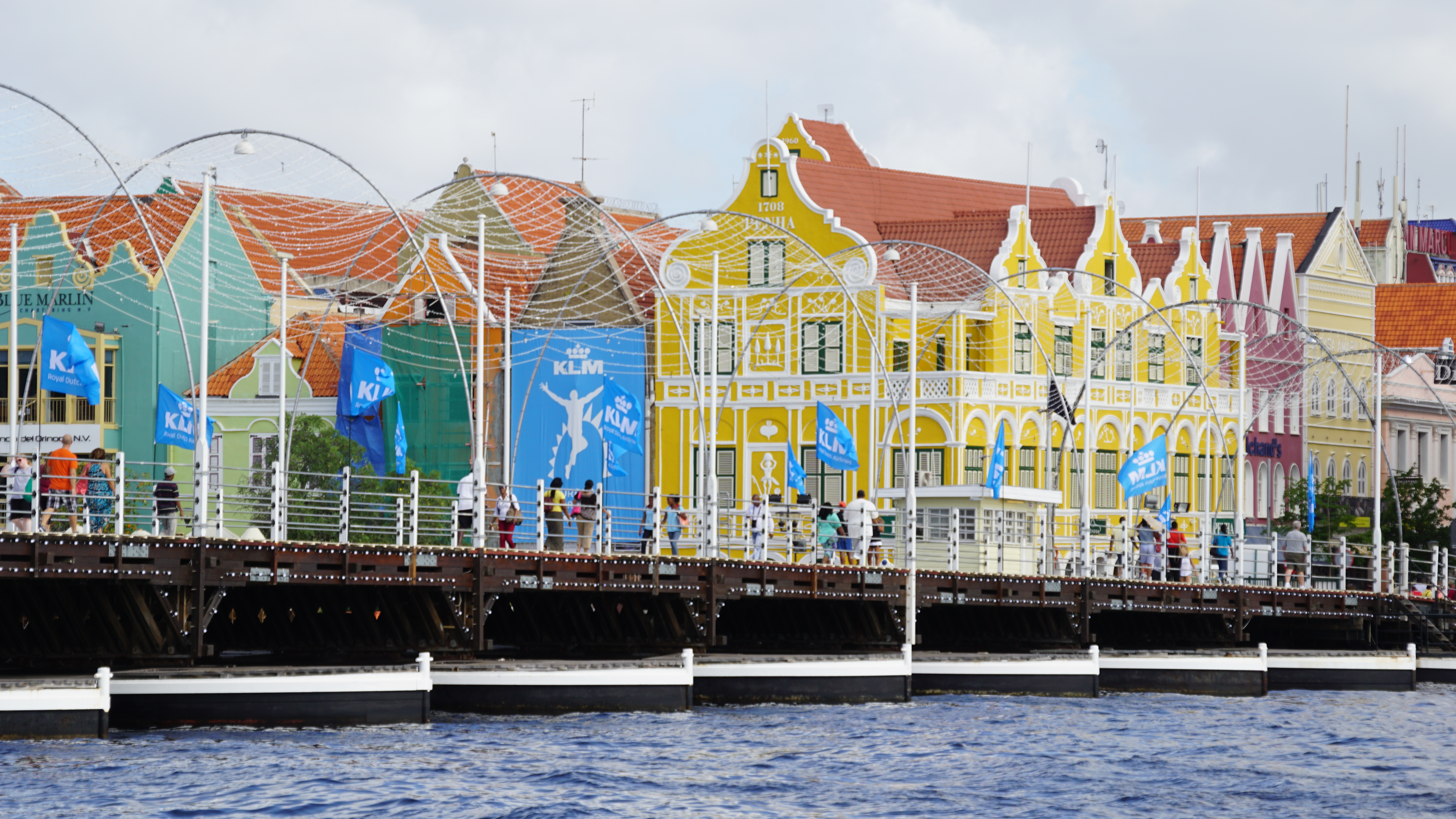 Best Things to Do in Curacao During an Amazing Family Vacation - Queen Emma Pontoon Bridge